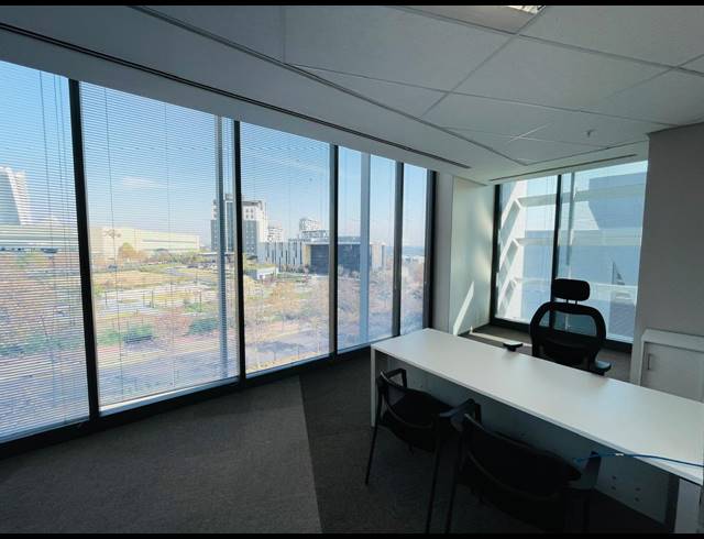 2,940M² OFFICE TO LET IN WATERFALL